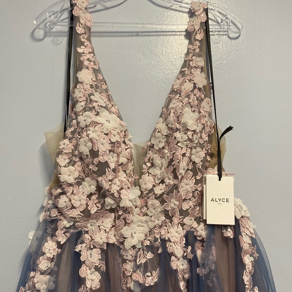 NWT Alyce Paris 3107 Floral Bodice Open Back Evening Gown Size 14. - Picture 12 of 14